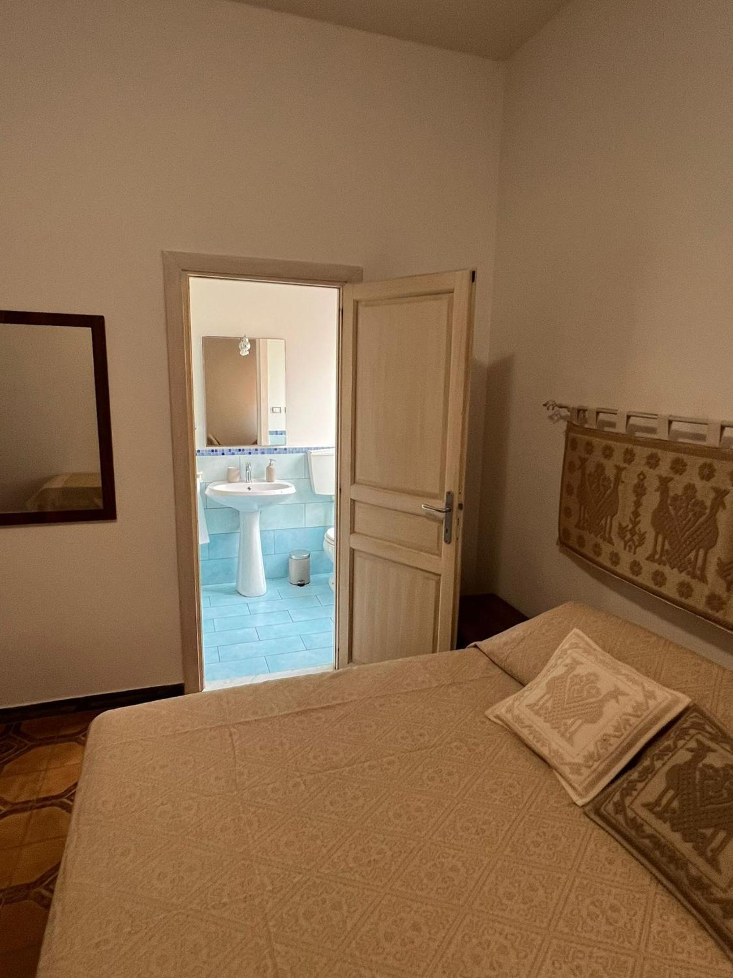 B&B Via Dei Mille Кастелсардо Екстериор снимка