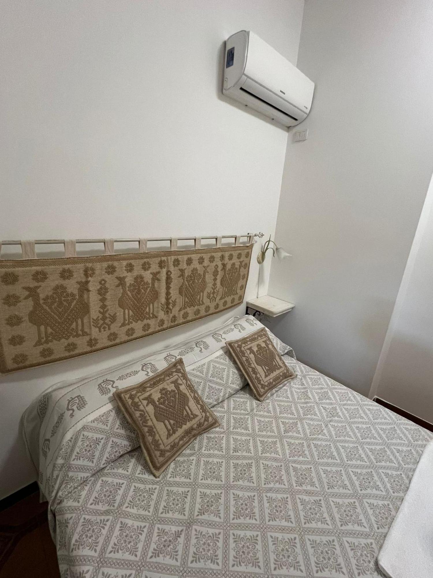 B&B Via Dei Mille Кастелсардо Екстериор снимка