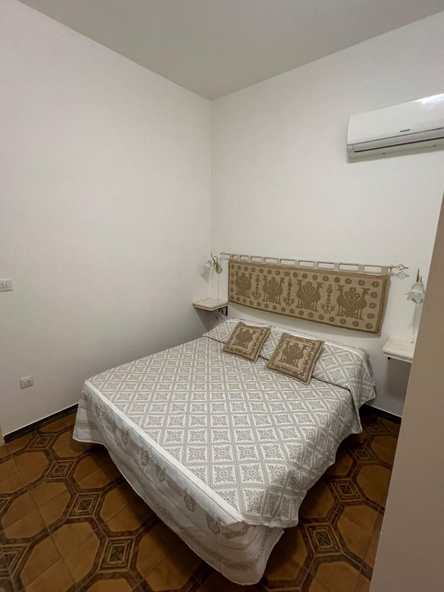 B&B Via Dei Mille Кастелсардо Екстериор снимка