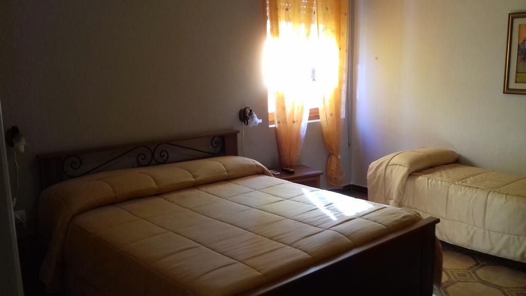 B&B Via Dei Mille Кастелсардо Екстериор снимка